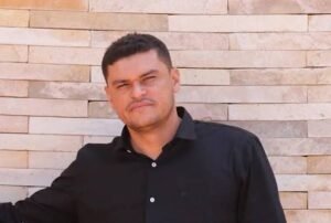 Prefeito de Sebastião Barros é preso em flagrante por posse irregular de arma de fogo
